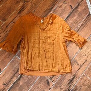 Dolan Size Med Mustard Colored Top‎
